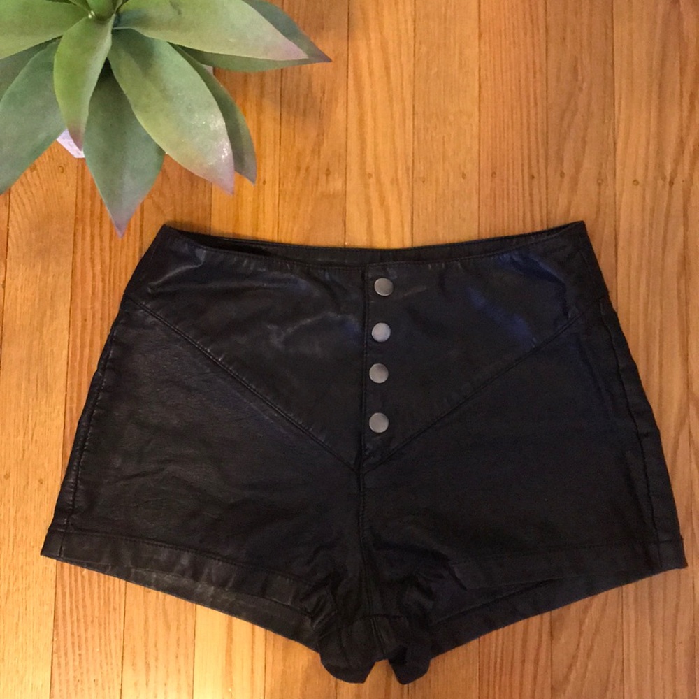 KENDALL & KYLIE BLACK LEATHER HIGH WAISTED SHORTS